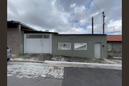 Casa à venda com 247m², 2 quartos e 1 vaga Casa à venda com 247m², 2 quartos e 1 vagaFachada+Placa