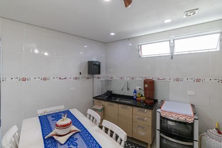 Casa à venda com 247m², 2 quartos e 1 vaga Casa à venda com 247m², 2 quartos e 1 vagaCozinha