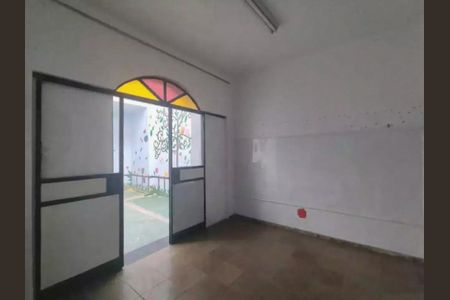 Casa para alugar com 270m², 6 quartos e 3 vagasQuarto