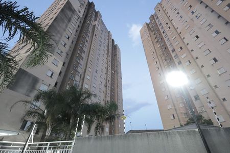 Apartamento para alugar com 45m², 2 quartos e 1 vaga Apartamento para alugar com 45m², 2 quartos e 1 vagaFachada