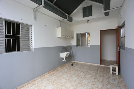 Casa para alugar com 50m², 2 quartos e 1 vagaÁrea de Serviço