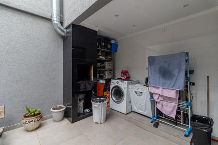 Casa à venda com 220m², 3 quartos e 2 vagasÁrea de Serviço