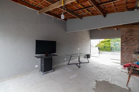 Casa à venda com 220m², 3 quartos e 2 vagasTerraço