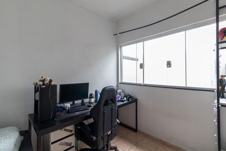 Casa à venda com 220m², 3 quartos e 2 vagasQuarto 2