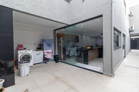 Casa à venda com 220m², 3 quartos e 2 vagasÁrea de Serviço