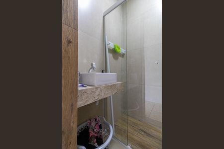 Casa à venda com 220m², 3 quartos e 2 vagasBanheiro