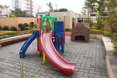 Apartamento à venda com 100m², 3 quartos e 2 vagasÁrea comum - Playground