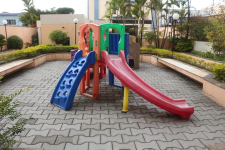 Apartamento à venda com 100m², 3 quartos e 2 vagasÁrea comum - Playground