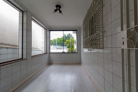 Casa para alugar com 178m², 2 quartos e 2 vagas Casa para alugar com 178m², 2 quartos e 2 vagasHall de entrada