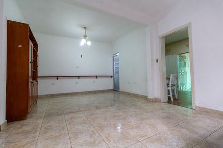 Casa para alugar com 178m², 2 quartos e 2 vagas Casa para alugar com 178m², 2 quartos e 2 vagasSala