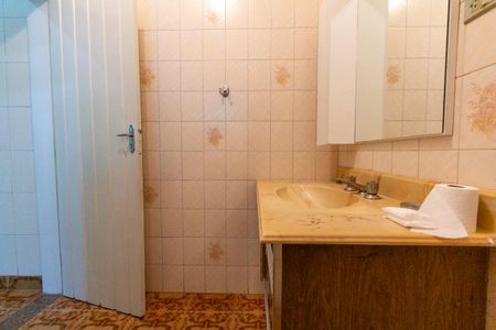 Casa para alugar com 178m², 2 quartos e 2 vagas Casa para alugar com 178m², 2 quartos e 2 vagasBanheiro 1