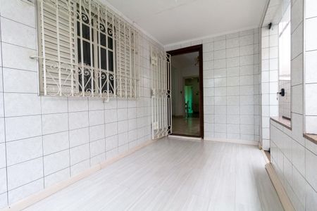 Casa para alugar com 178m², 2 quartos e 2 vagas Casa para alugar com 178m², 2 quartos e 2 vagasHall de entrada