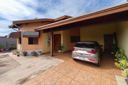 Casa à venda com 173m², 3 quartos e 6 vagasQuintal - Garagem