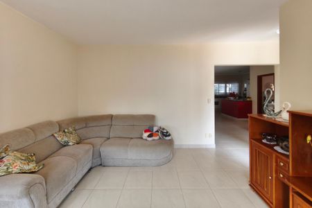 Casa à venda com 173m², 3 quartos e 6 vagasSala