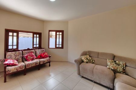 Sala de casa à venda com 3 quartos, 173m² em Parque Santa Bárbara, Campinas