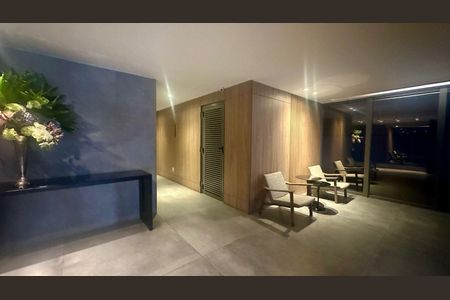 Apartamento à venda com 161m², 2 quartos e 2 vagas Apartamento à venda com 161m², 2 quartos e 2 vagasHall social