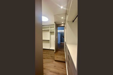 Apartamento à venda com 161m², 2 quartos e 2 vagas Apartamento à venda com 161m², 2 quartos e 2 vagasCloset