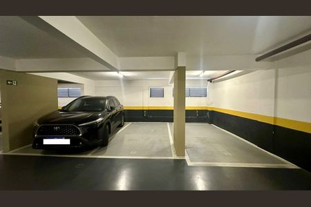 Apartamento à venda com 161m², 2 quartos e 2 vagas Apartamento à venda com 161m², 2 quartos e 2 vagasVagas de garagem