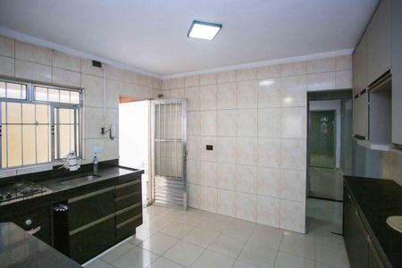 Casa à venda com 175m², 2 quartos e 2 vagasCozinha