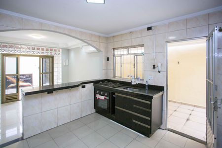 Casa à venda com 175m², 2 quartos e 2 vagasCozinha