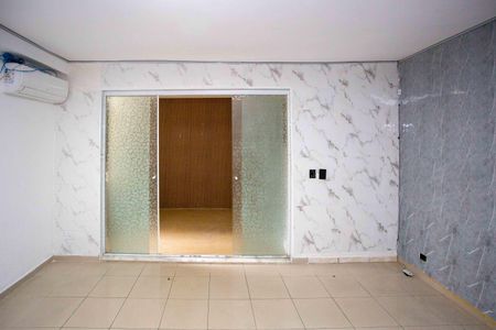 Casa à venda com 175m², 2 quartos e 2 vagasQuarto Suíte