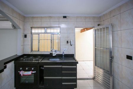 Casa à venda com 175m², 2 quartos e 2 vagasCozinha
