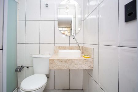 Casa à venda com 175m², 2 quartos e 2 vagasBanheiro da Suíte