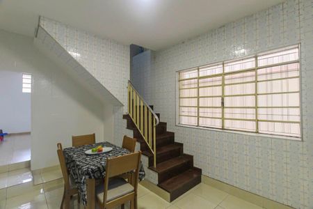 Casa à venda com 158m², 3 quartos e 1 vaga