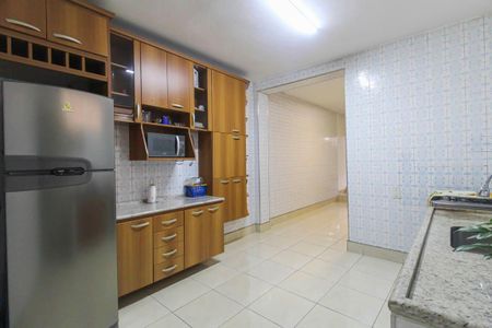 Casa à venda com 158m², 3 quartos e 1 vaga