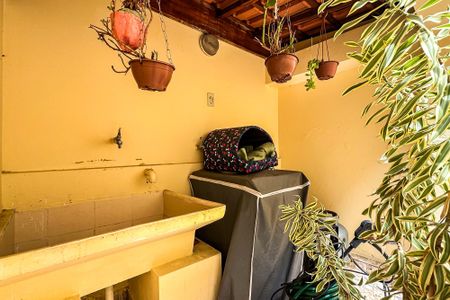 Casa à venda com 200m², 3 quartos e 1 vagaÁrea de Serviço