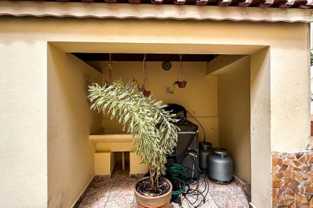 Casa à venda com 200m², 3 quartos e 1 vagaÁrea de Serviço