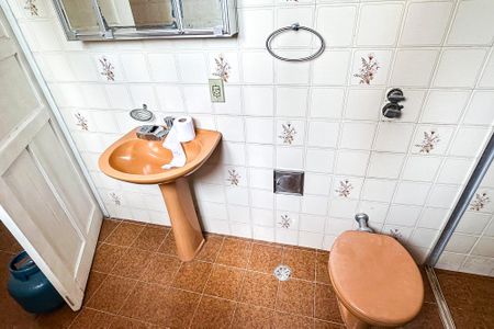 Casa à venda com 200m², 3 quartos e 1 vagaBanheiro 2