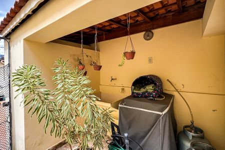 Casa à venda com 200m², 3 quartos e 1 vagaÁrea de Serviço