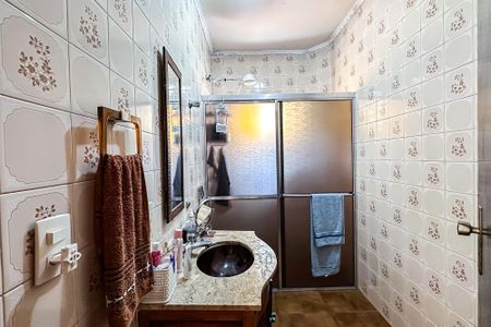 Casa à venda com 200m², 3 quartos e 1 vagaBanheiro 1