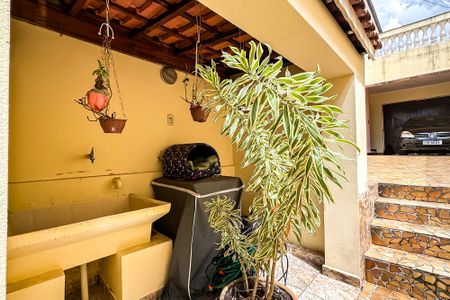 Casa à venda com 200m², 3 quartos e 1 vagaÁrea de Serviço