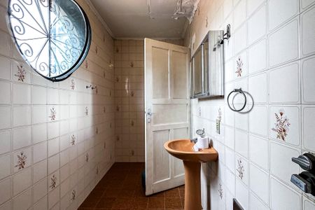 Casa à venda com 200m², 3 quartos e 1 vagaBanheiro 2