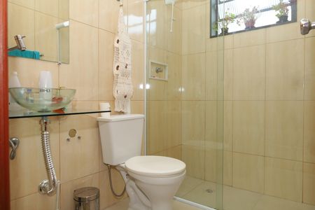 Casa à venda com 120m², 2 quartos e 2 vagasBanheiro 1