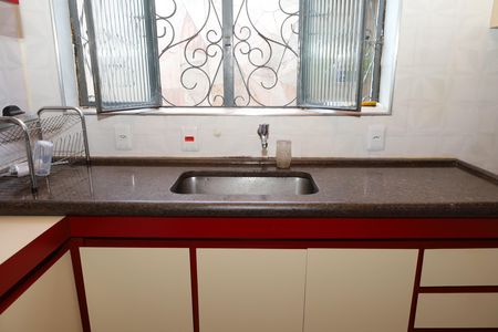 Casa à venda com 120m², 2 quartos e 2 vagasCozinha
