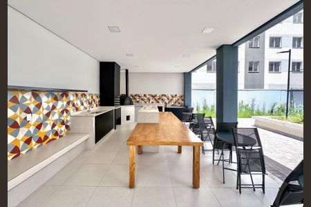 Apartamento para alugar com 36m², 2 quartos e sem vagaÁrea comum - Churrasqueira