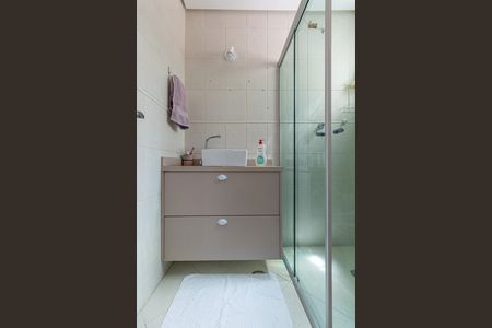 Casa de condomínio à venda com 180m², 3 quartos e 2 vagas Casa de condomínio à venda com 180m², 3 quartos e 2 vagasBanheiro Suíte 2