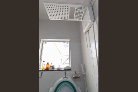 Casa de condomínio à venda com 180m², 3 quartos e 2 vagas Casa de condomínio à venda com 180m², 3 quartos e 2 vagasBanheiro Suíte 3