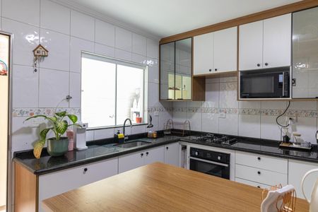 Casa de condomínio à venda com 180m², 3 quartos e 2 vagas Casa de condomínio à venda com 180m², 3 quartos e 2 vagasCozinha