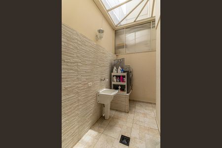 Casa de condomínio à venda com 180m², 3 quartos e 2 vagas Casa de condomínio à venda com 180m², 3 quartos e 2 vagasÁrea de Serviço