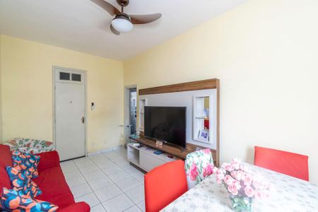 Sala de apartamento para alugar com 1 quarto, 44m² em Penha, Rio de Janeiro