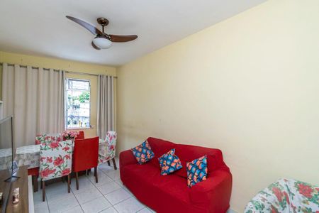 Sala de apartamento para alugar com 1 quarto, 44m² em Penha, Rio de Janeiro