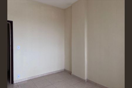 Quarto de apartamento para alugar com 2 quartos, 56m² em Parque Santo Antonio, Duque de Caxias