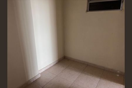 Quarto de apartamento para alugar com 2 quartos, 56m² em Parque Santo Antonio, Duque de Caxias