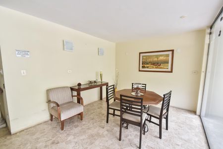 Apartamento para alugar com 100m², 3 quartos e 1 vagaHall social