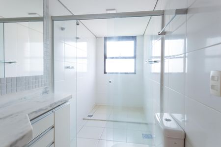 Apartamento à venda com 166m², 4 quartos e 3 vagas Apartamento à venda com 166m², 4 quartos e 3 vagasBanheiro suite