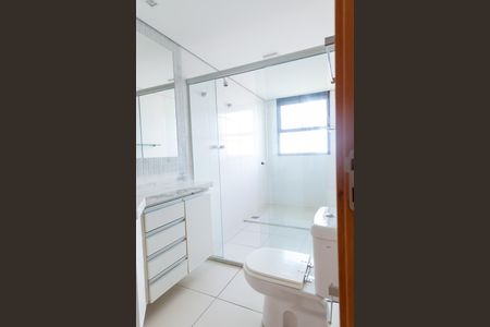 Apartamento à venda com 166m², 4 quartos e 3 vagas Apartamento à venda com 166m², 4 quartos e 3 vagasBanheiro suite